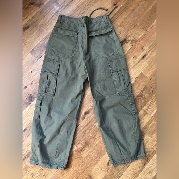 NWT Zara green cargo pants with waist tie - size 4 🔥 - Picture 2 of 5